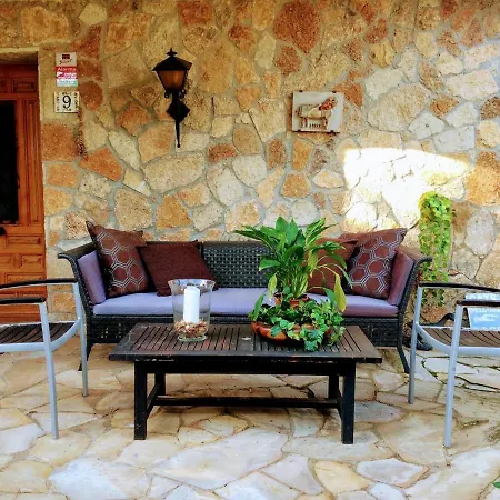 Dom wakacyjny Cala Canyelles & Private With Garden