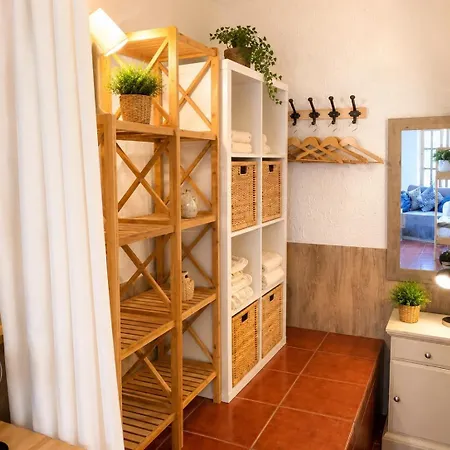 펜션 Cala Canyelles & Private With Garden *