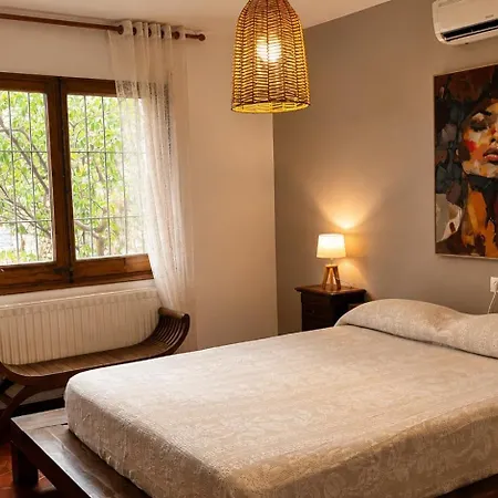 Casa de vacances Cala Canyelles & Private With Garden