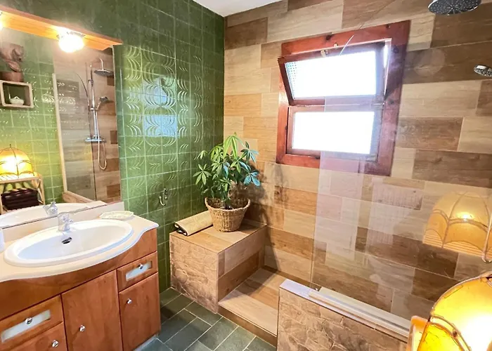 Cala Canyelles Villa & Private Studio With Garden Prázdninový dům