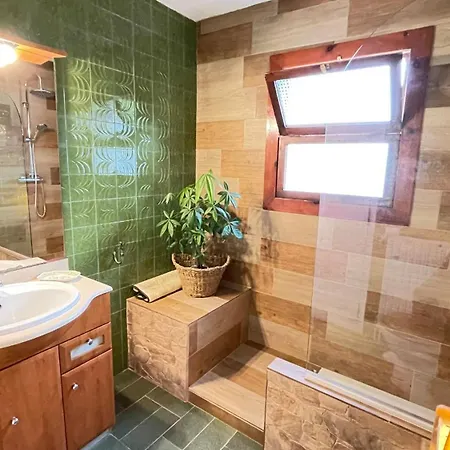 Cala Canyelles & Private With Garden בית נופש